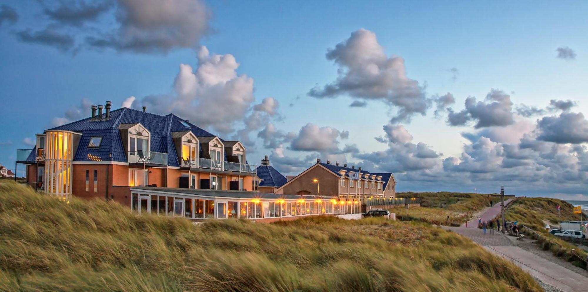 Strandhotel Noordzee De Koog  Exterior photo